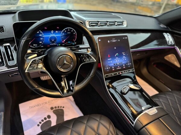 2017 Mercedes Benz E300 4matic - Image 4